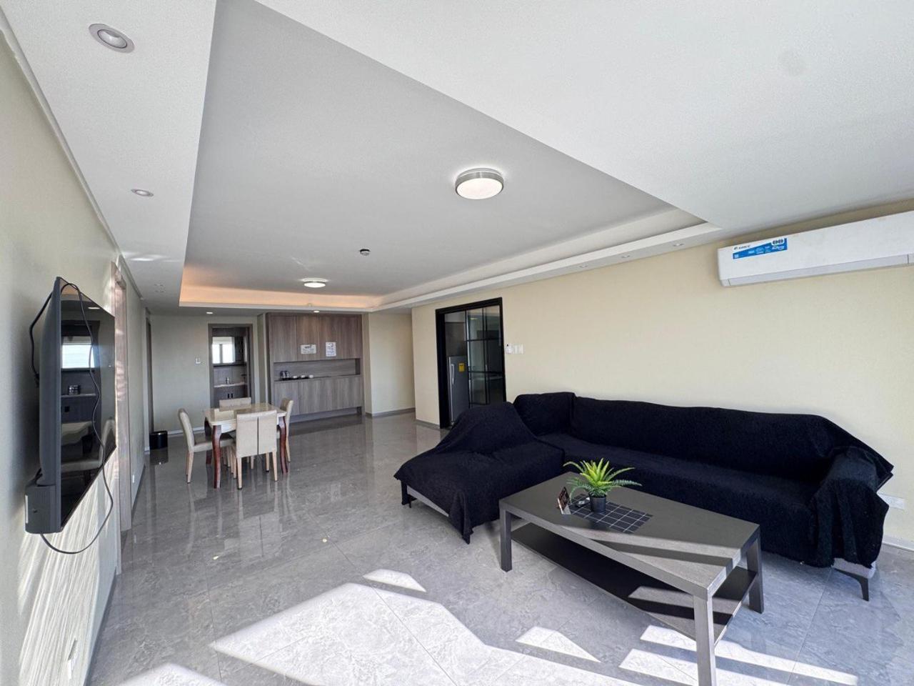 L Condotel Paranaque City Номер фото