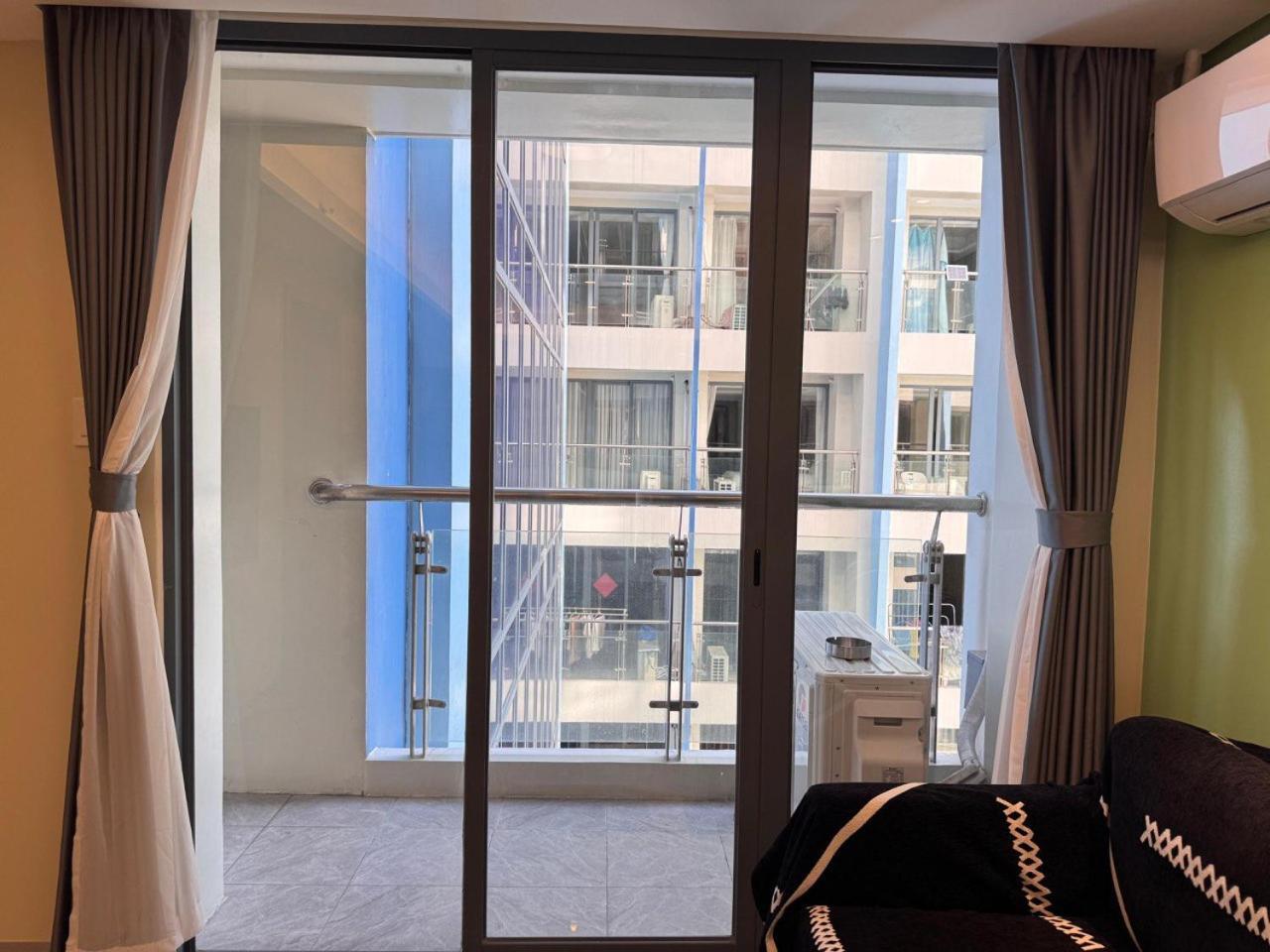 L Condotel Paranaque City Номер фото