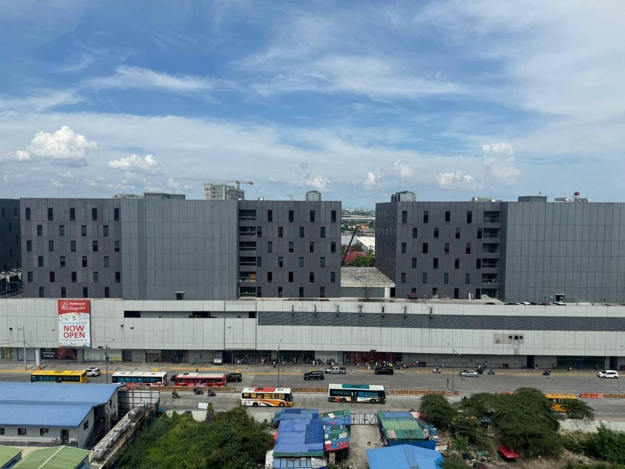 L Condotel Paranaque City Екстер'єр фото