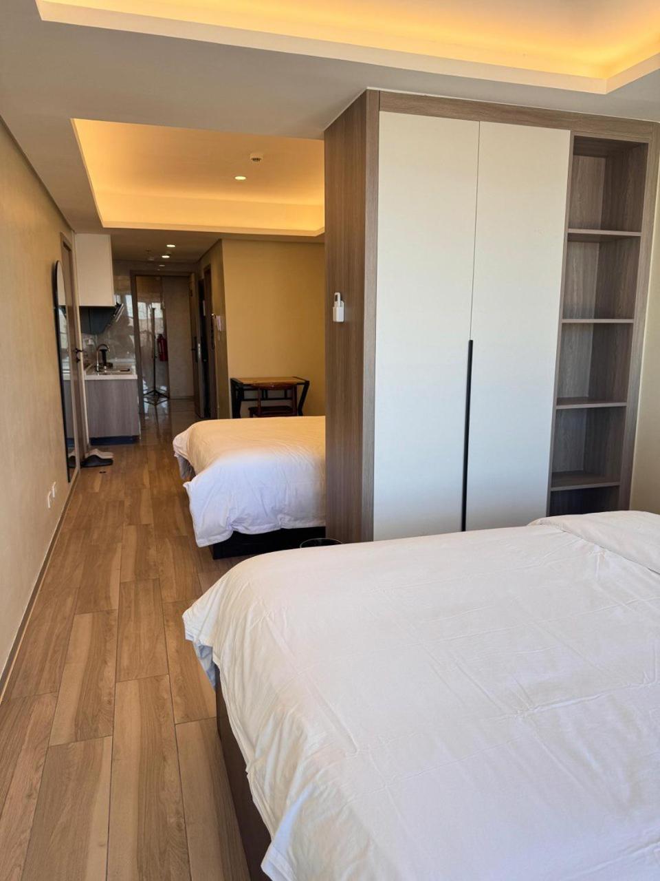 L Condotel Paranaque City Номер фото