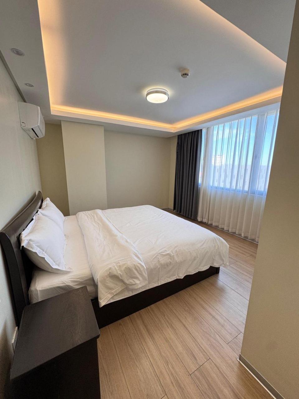 L Condotel Paranaque City Номер фото