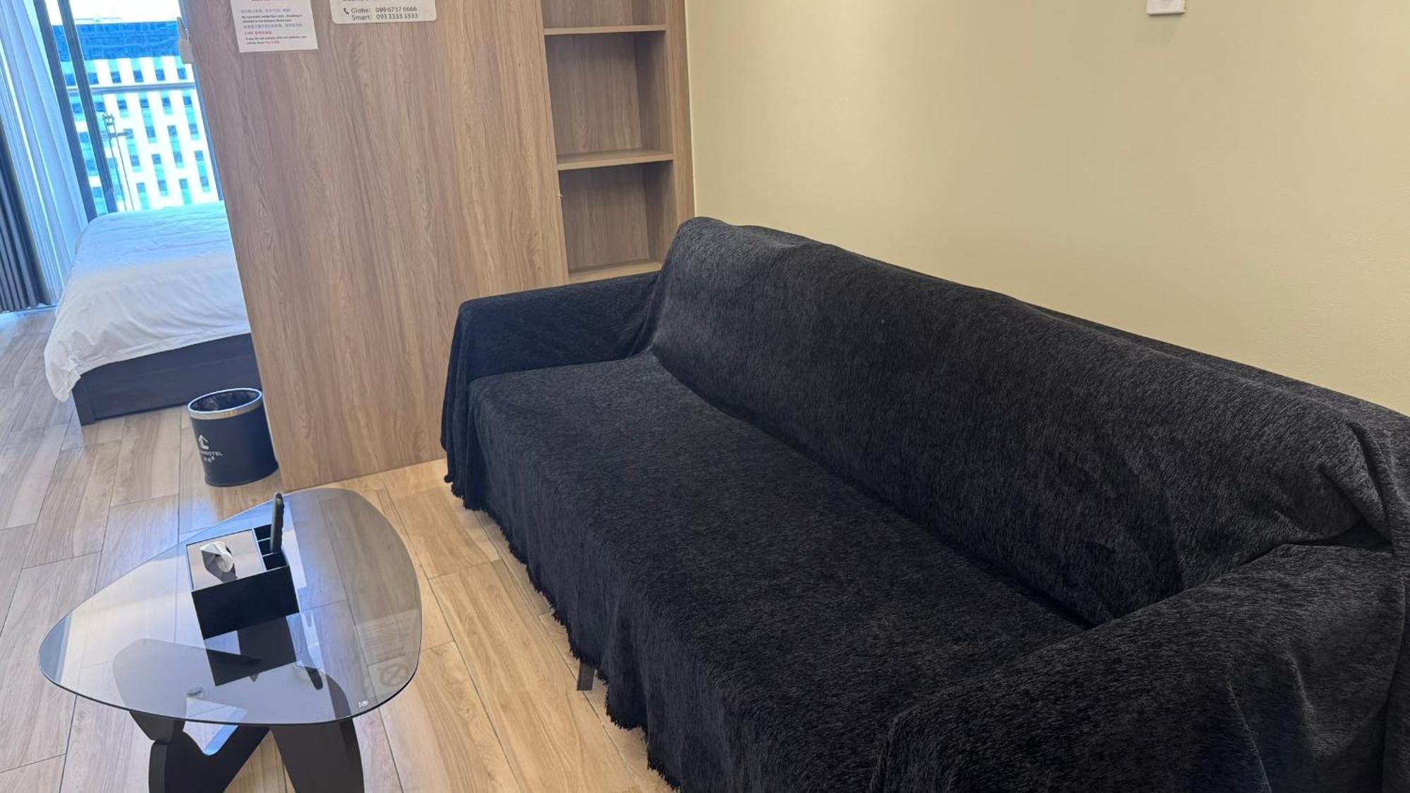 L Condotel Paranaque City Екстер'єр фото
