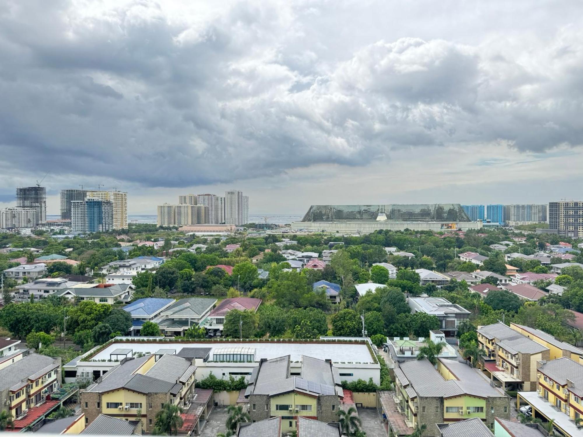 L Condotel Paranaque City Екстер'єр фото