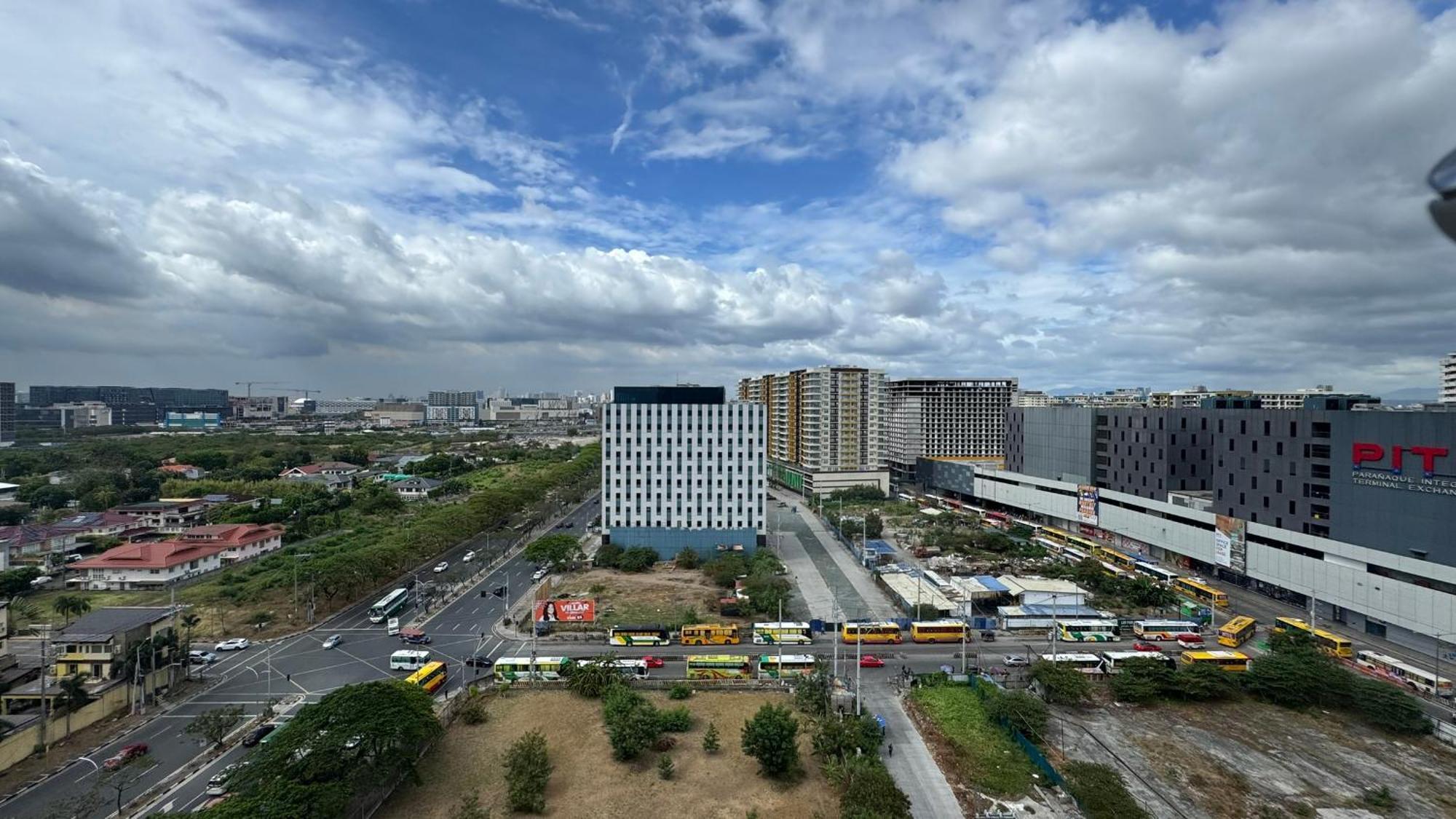 L Condotel Paranaque City Екстер'єр фото