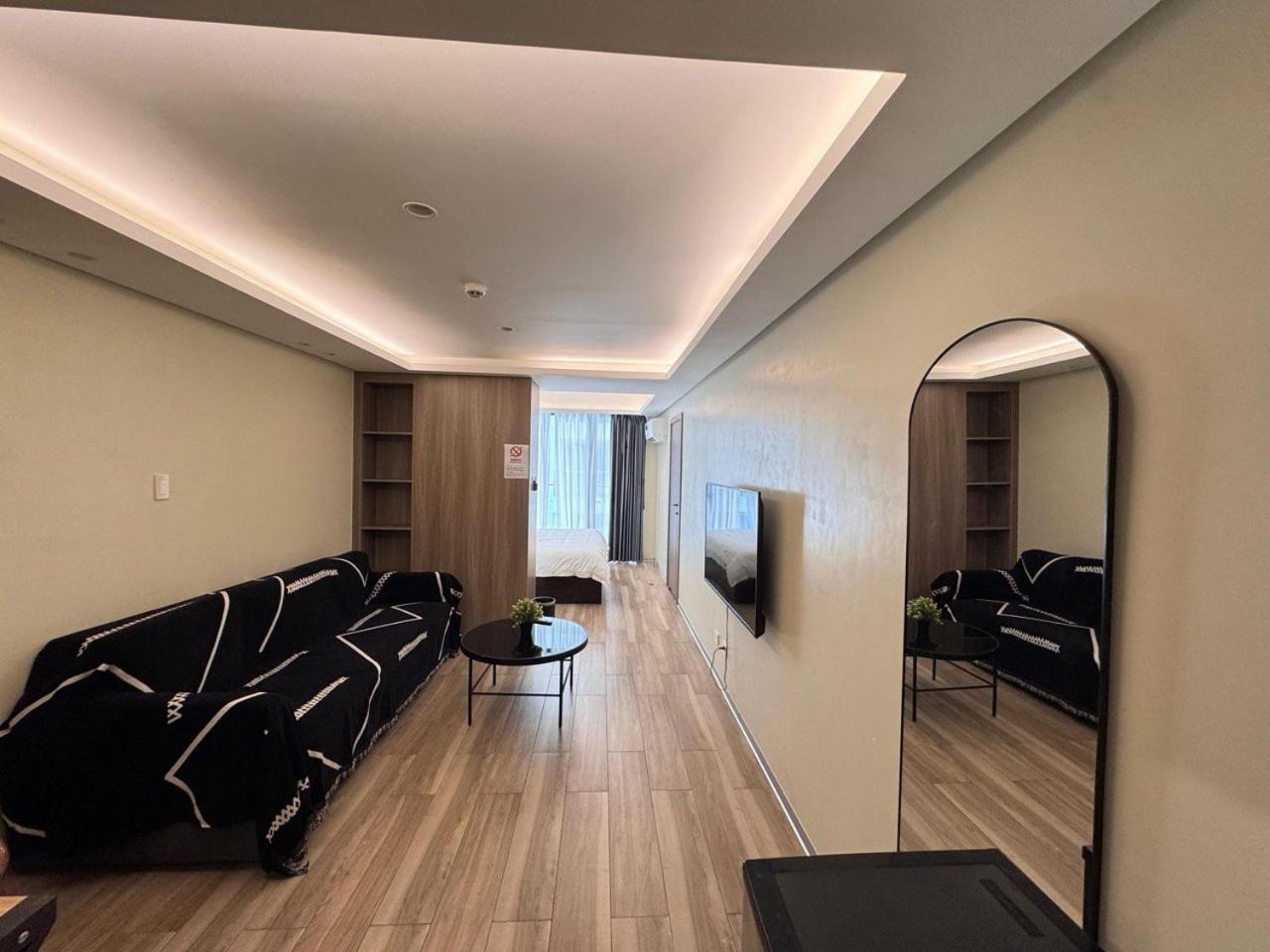 L Condotel Paranaque City Екстер'єр фото